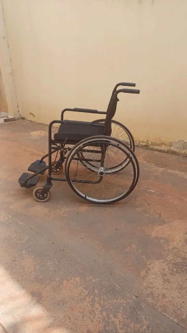 CADEIRA DE RODAS DE USO - Foto 2