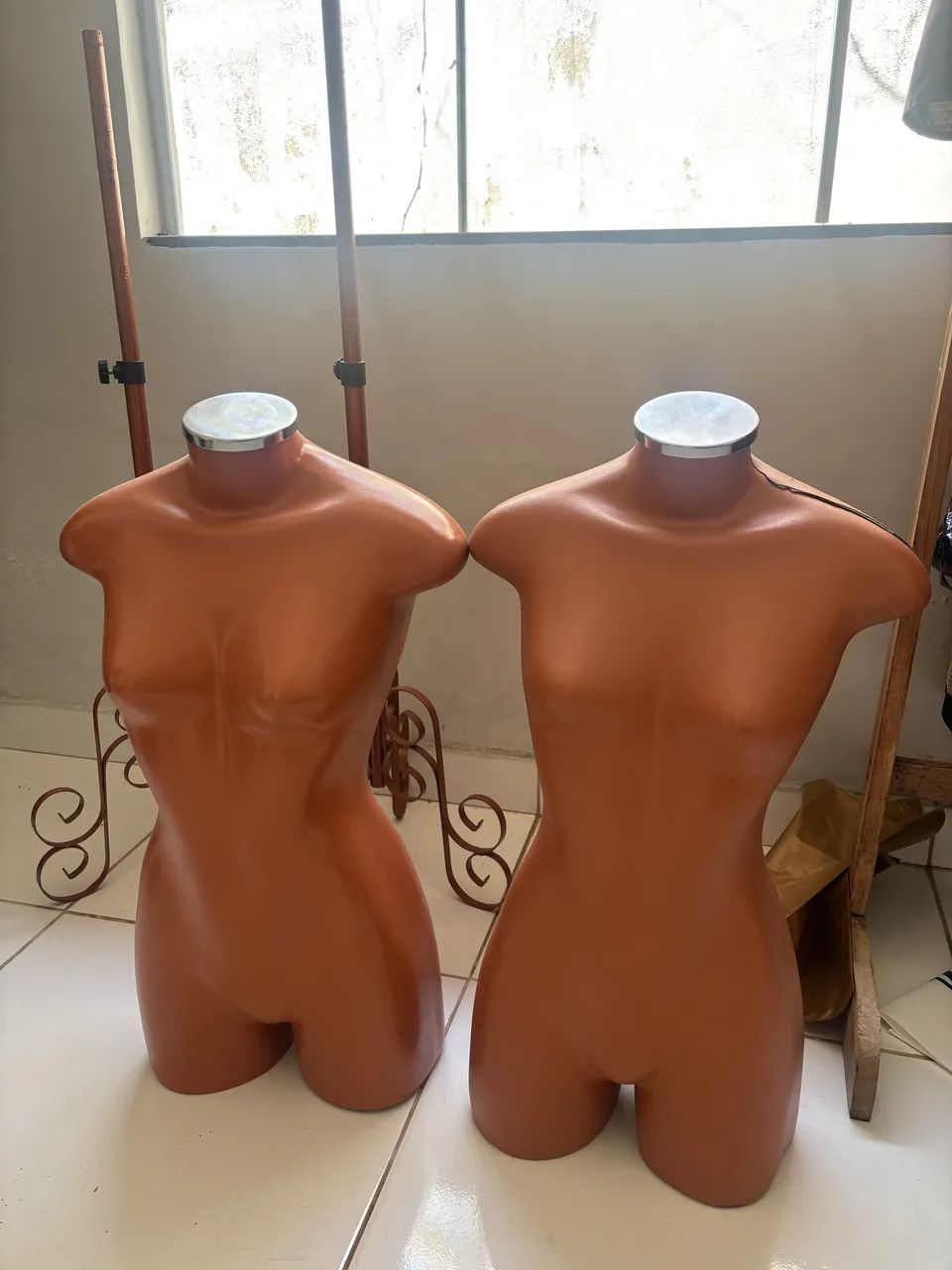 Manequim com suporte  - Foto 4