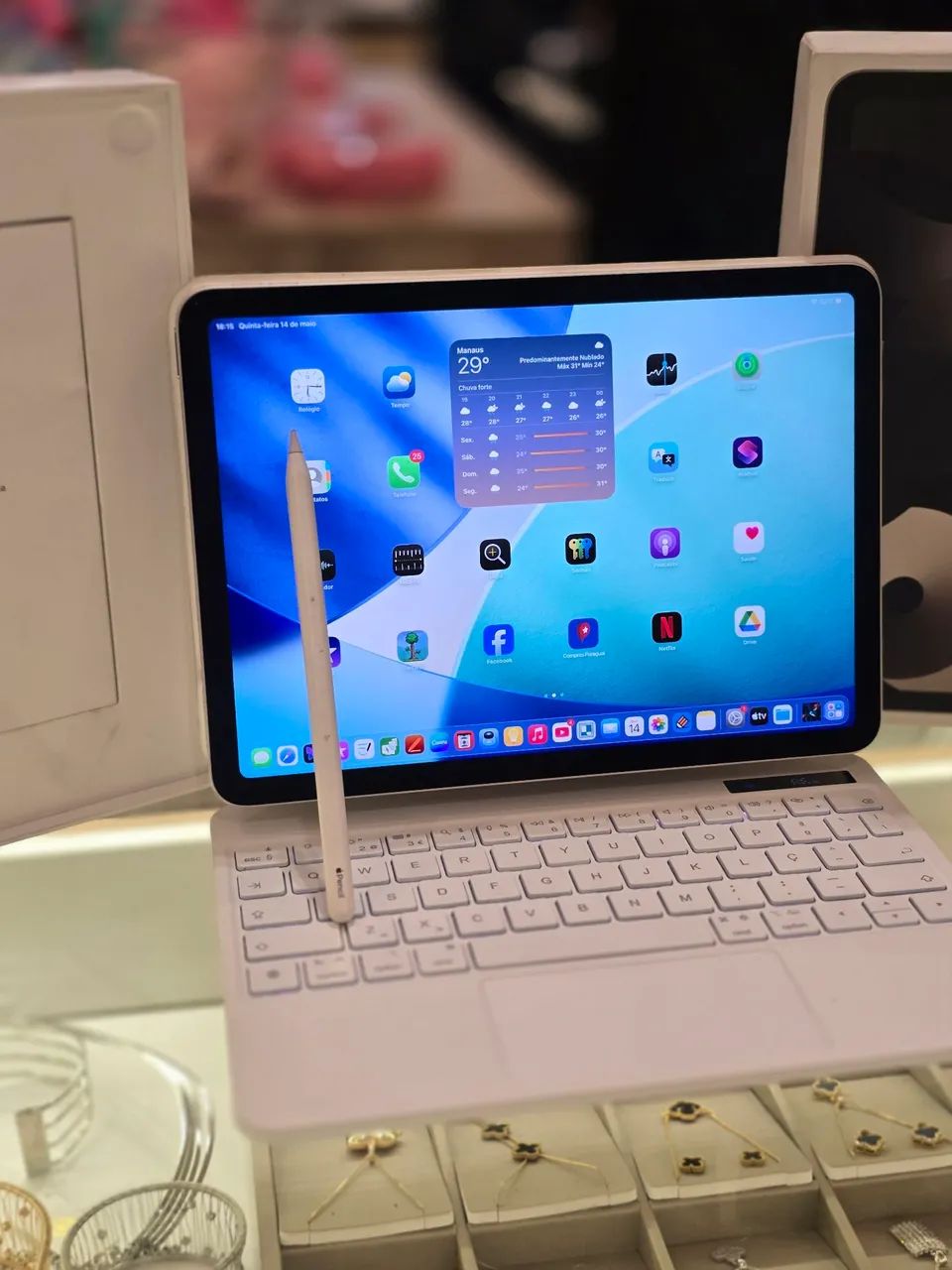 IPAD CHIP M1 COM APPLE PENCIL 2 E MAGIC KEYBOARD - Tablets e E