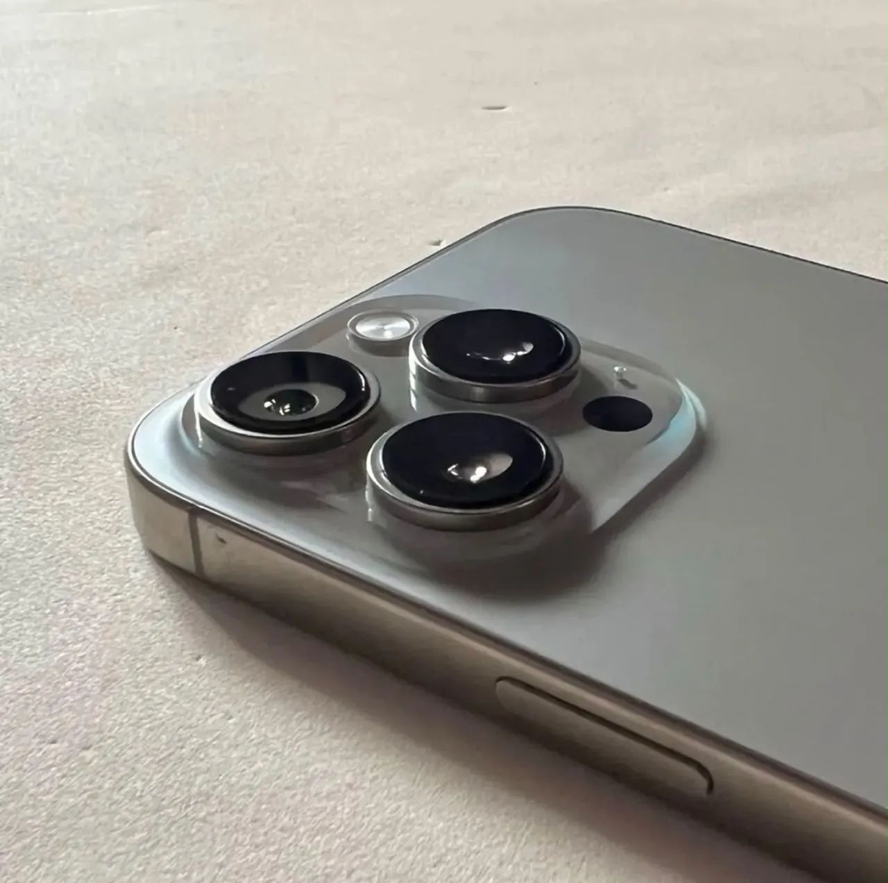 iphone 15 pro  - Foto 2