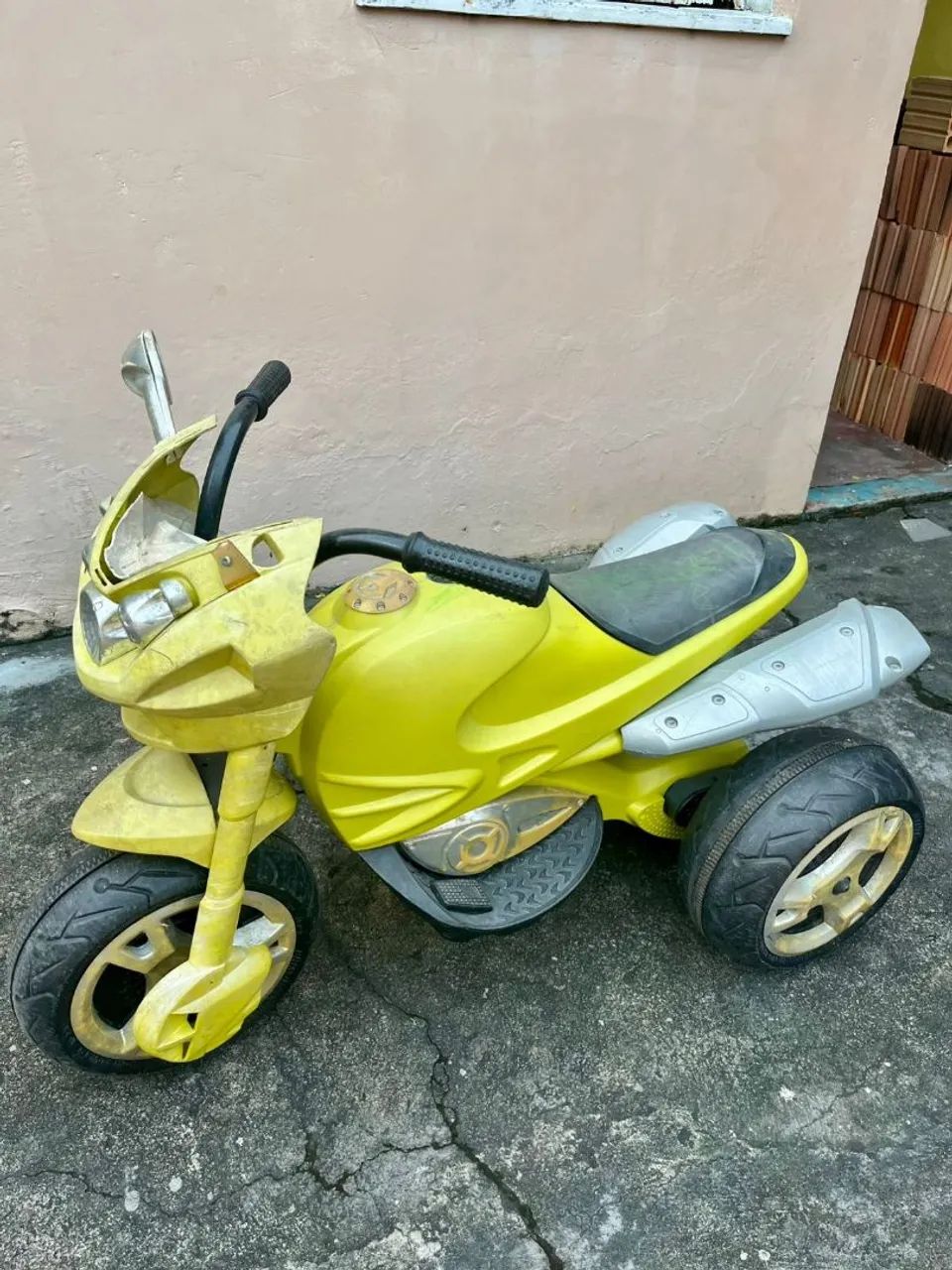 Moto de brinquedo usada - Foto 2