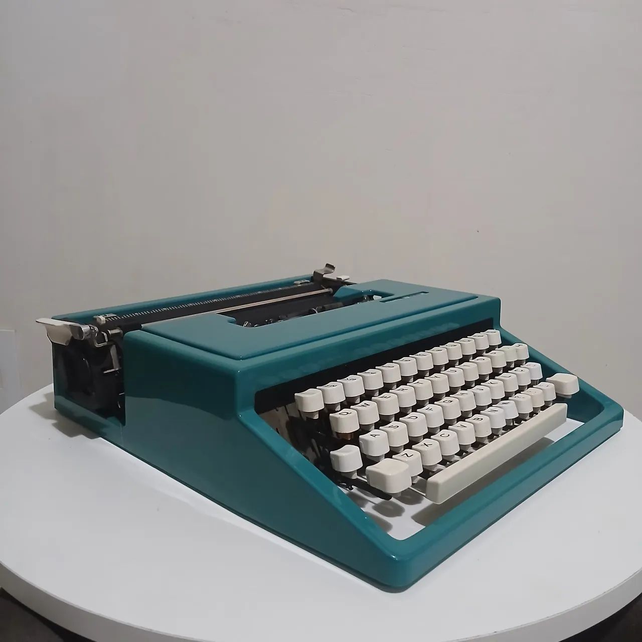 Máquina de escrever Olivetti Dora - Foto 2