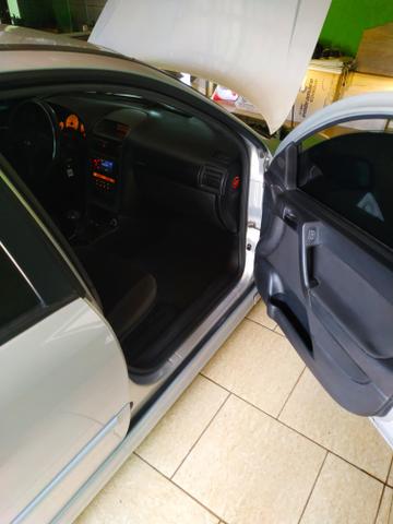 Astra hatch 05/05 automático - Foto 4