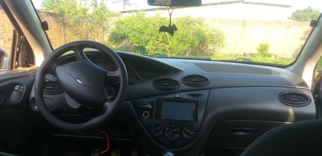 Ford focus 14.000 negociável, ligar *