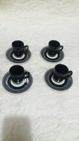 Jogo de 4 xícaras de café + pires. Novo - Foto 3