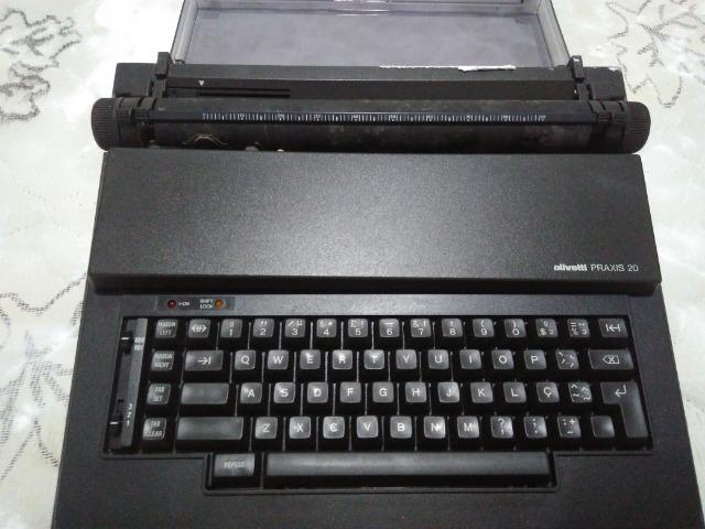 Máquina elétrica de datilografia