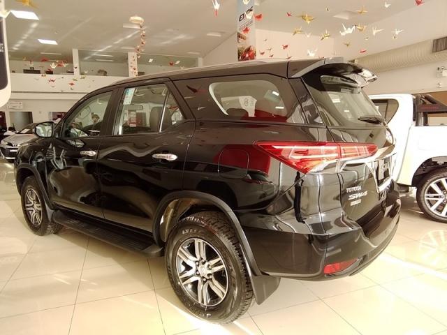 TOYOTA HILUX SW4 2.7 SRV 7 LUGARES 4X2 2019 - Foto 4