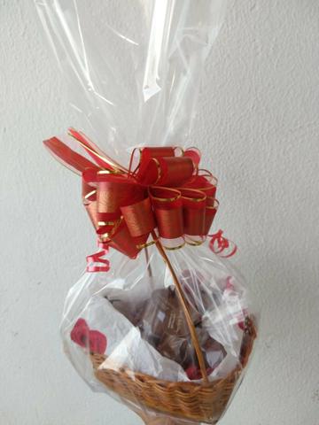 Cesta com chocolates - Foto 3