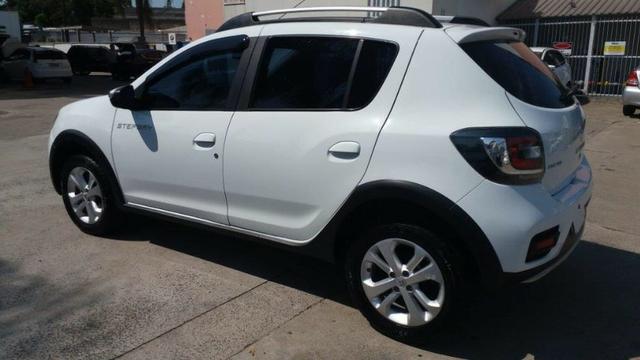 Sandero Stepway 1.6 2015 Branca - 04 Pneus Novos, Todas Revisões feitas na Concessionária - Foto 4