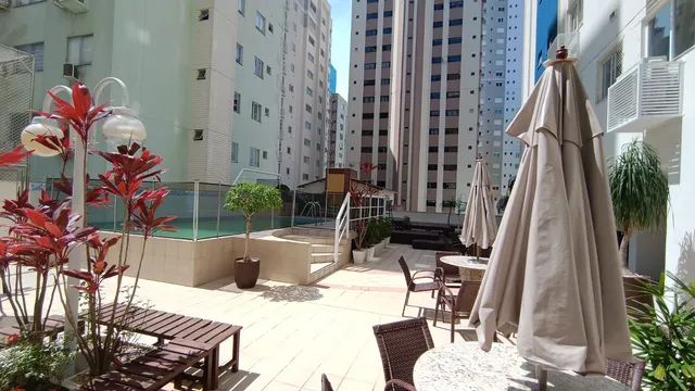 Apartamento de 2 dormitórios na quadra do mar para alugar