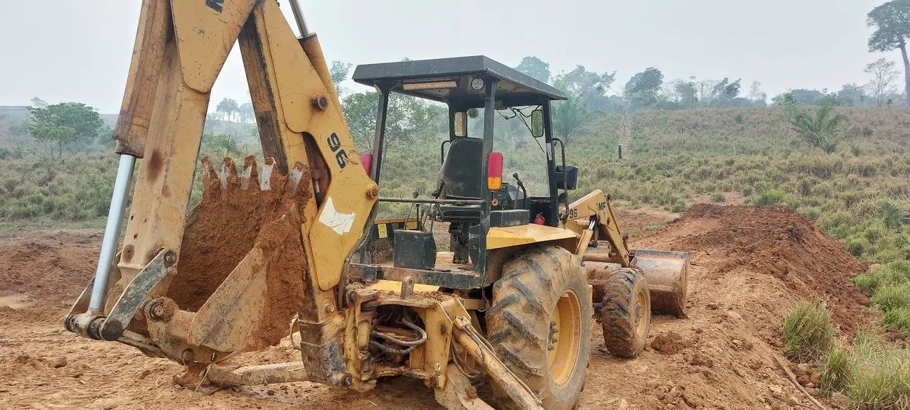 Retroescavadeira MF 96 traçada 2008 - Foto 3