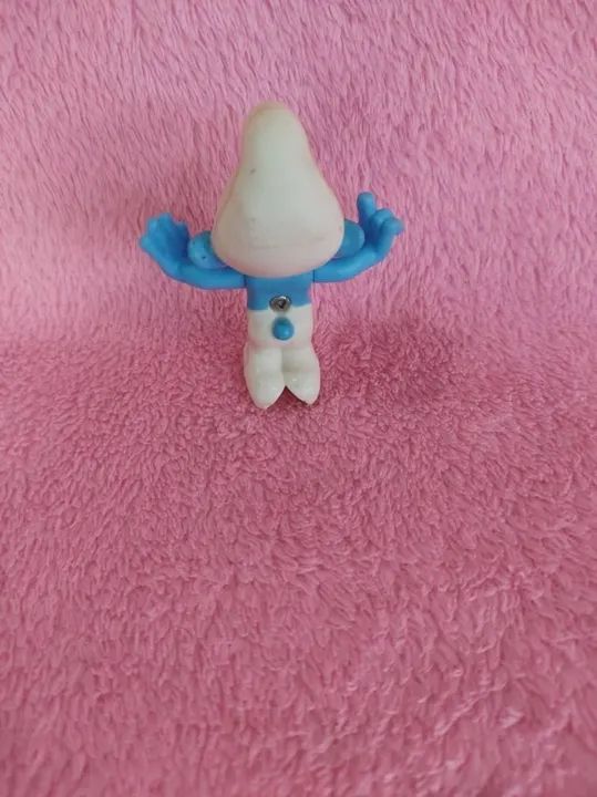 Boneco smurf em miniatura com óculos. - Foto 2