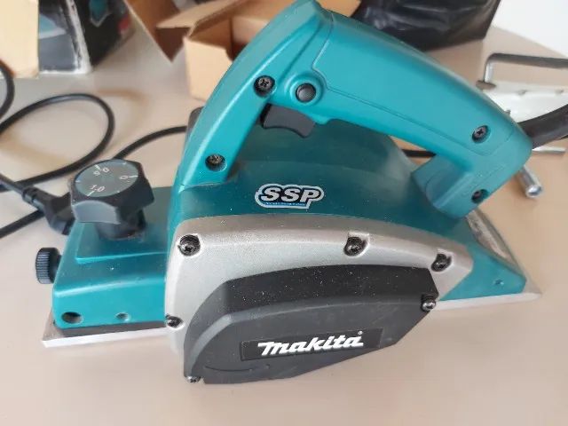 Plaina Eletrica Makita 82mm Mkp080