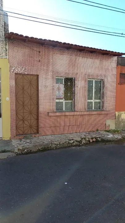 Casa alvenaria 3/4 Cidade Velha , documentada e não é financiável - 285 mil