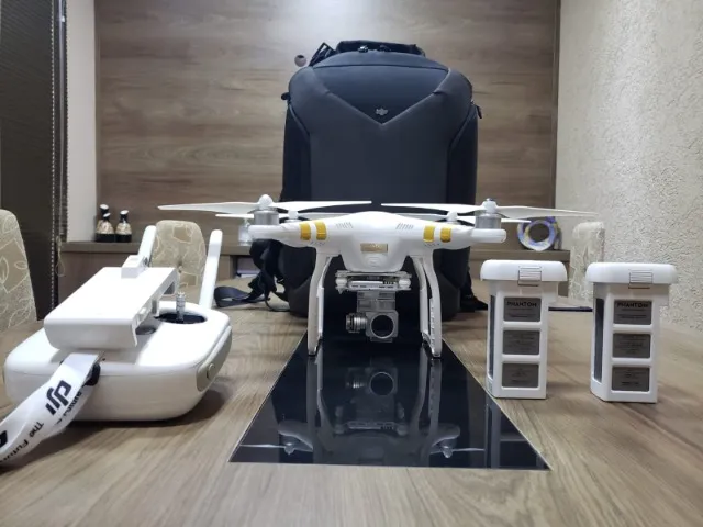 Drone DJI Phantom 3 Professional + 2 baterias (original mais uma) mais bag original DJI