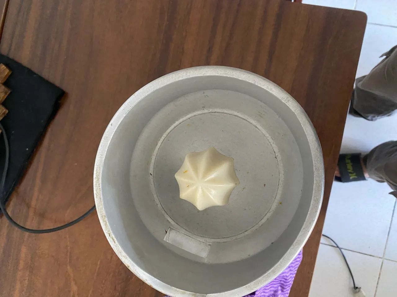 Espremedor elétrico Vithory MOD006 industrial 300W 60Hz aço inoxidável 127/220V - Foto 2