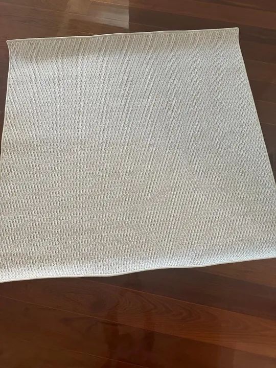 Tapete sintético antialérgico, off-white,  medindo 1,50 x 1,50 - Foto 2