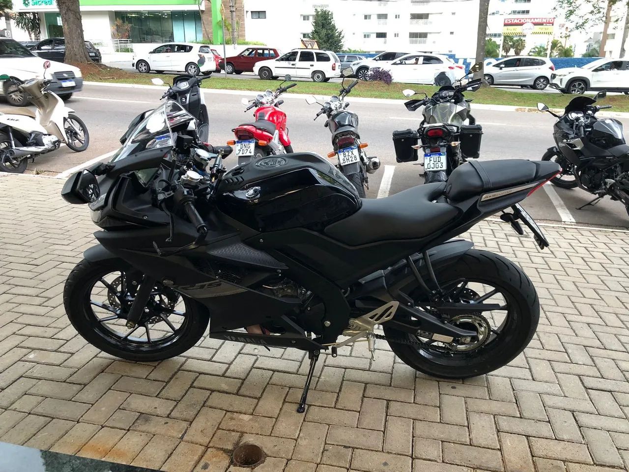 YAMAHA YZF R15 2024/2024 - Foto 2