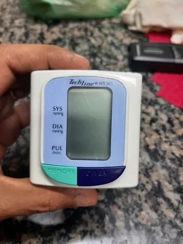 Termômetro e medidor de pressão
