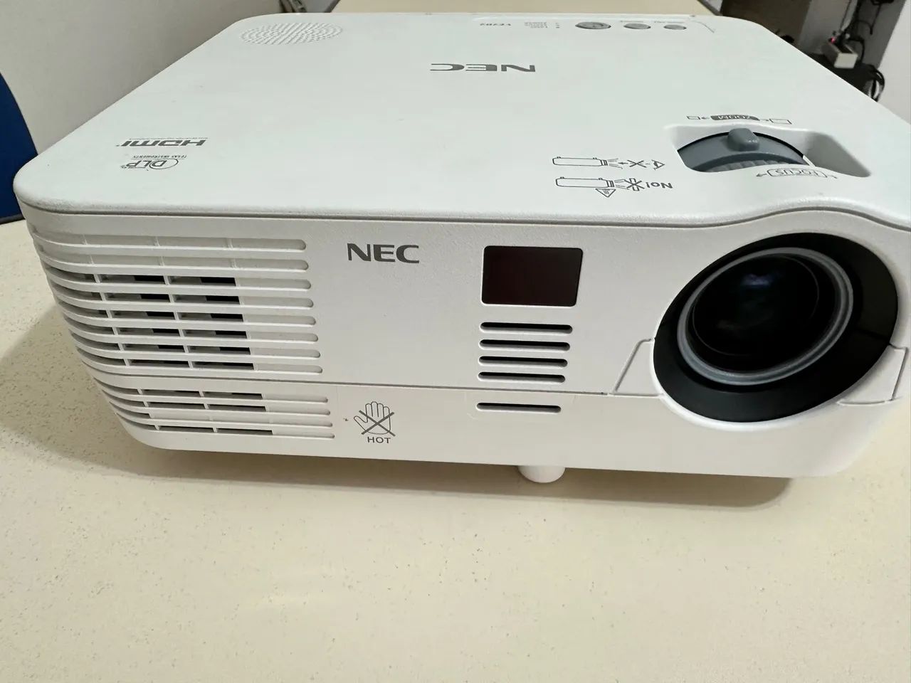 Projetor Nec VÊ 283 imagens perfeitas. - Foto 3