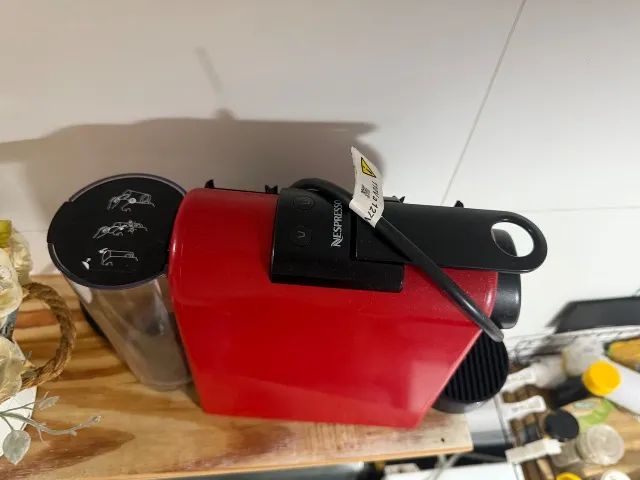 Cafeteira Nespresso Essenza Mini Vermelha para Café Espresso - D30-BR - Foto 2