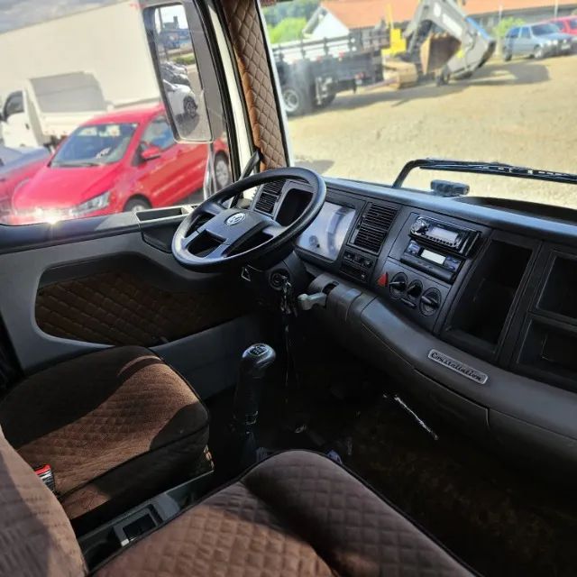 Constellation 24250 com Munck TKA 45,7 - Foto 8