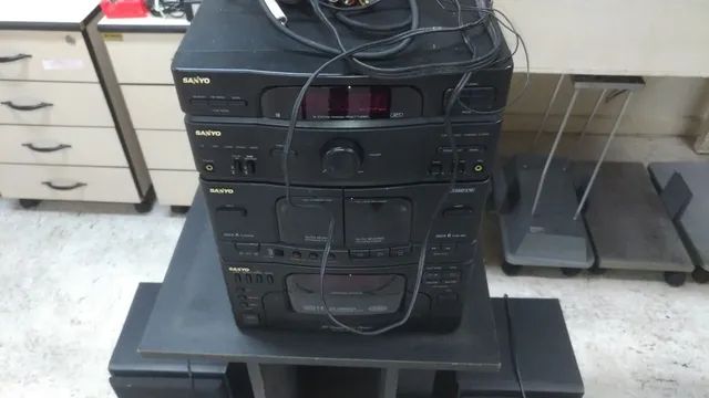 Aparelho de Som Sanyo, com tocadiscos, completo, perfeito estado. E outros. - Foto 3