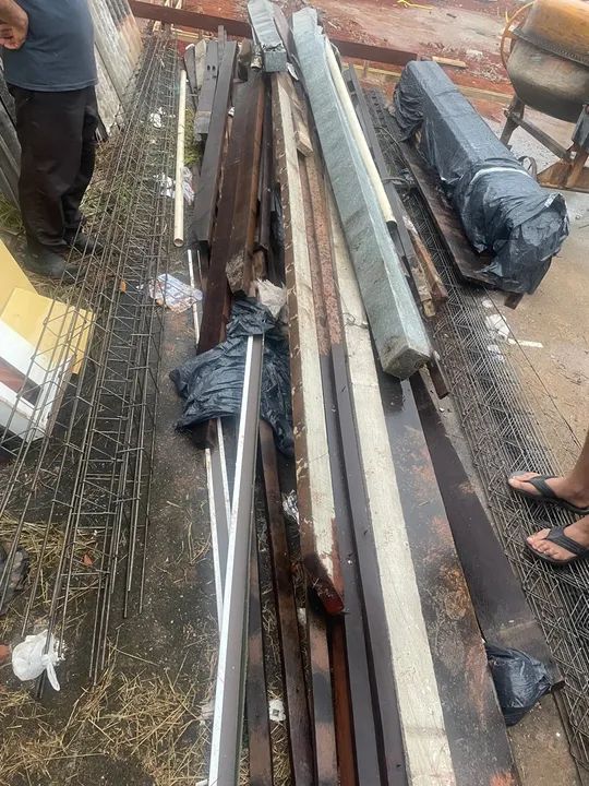 Vendo portão, porta, telhas vigotas - Foto 3