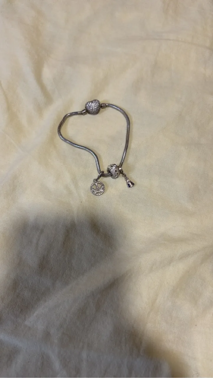 Pandora com 3 berloques