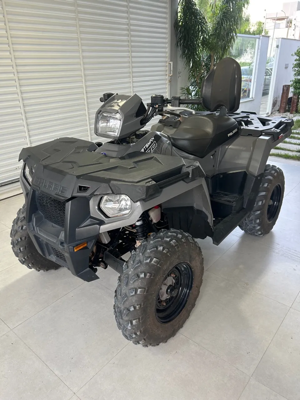 Quadriciclo Polaris Sportsman 570 Touring 02 Lugares