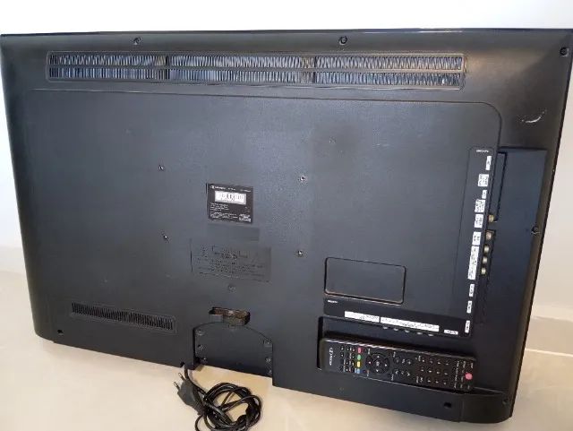 TV 32" LCD Hbuster (defect)64318191763459123