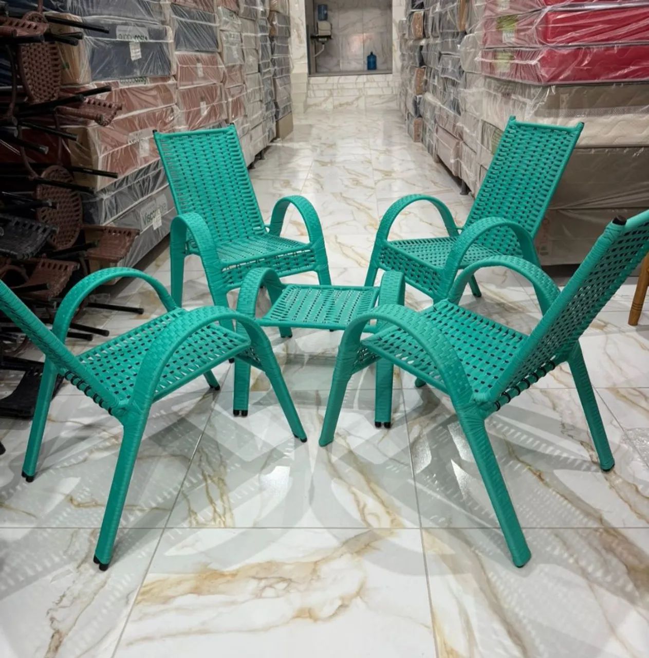 Conjunto de Móveis para Área Externa - 4 Cadeiras e Mesa - Foto 2
