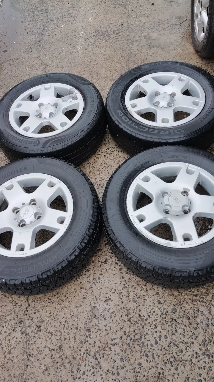 Jogo de Rodas e Pneus Ford Ecosport 