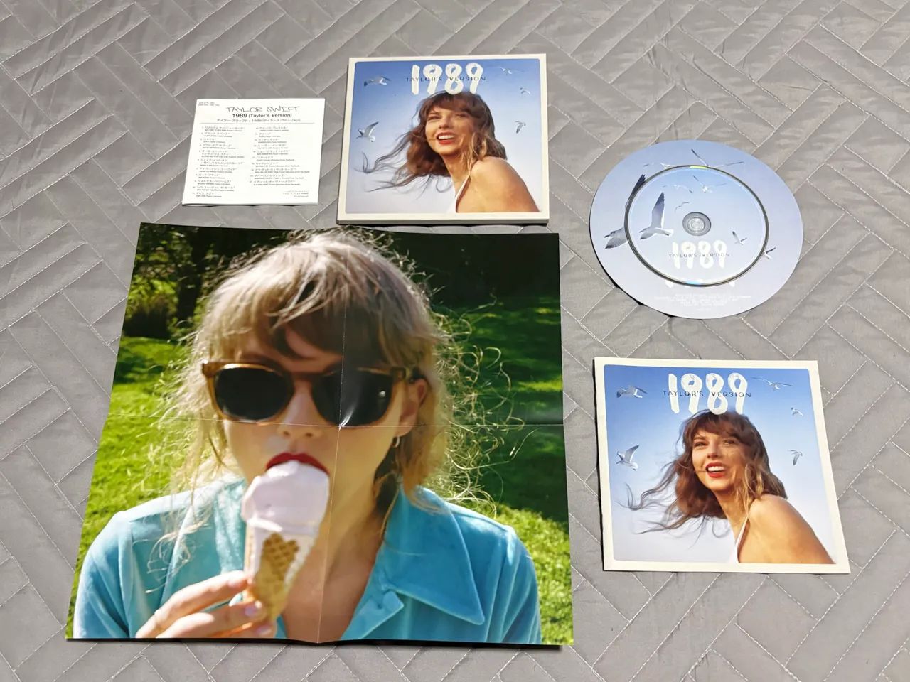 Coleção de CDs Taylor Swift + Toca CDs64276693094657122