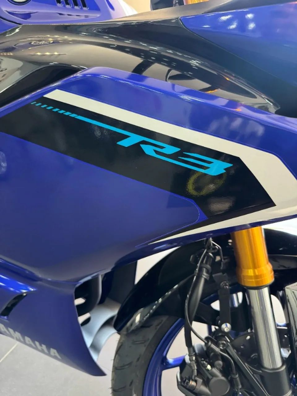Nova R3 Connected 25/26 + Emplacamento!