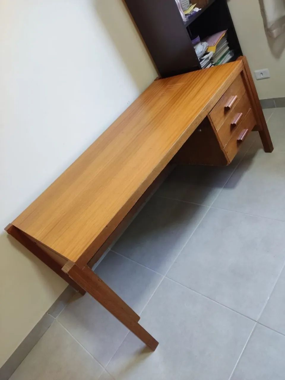 Vendo mesa de Madeira