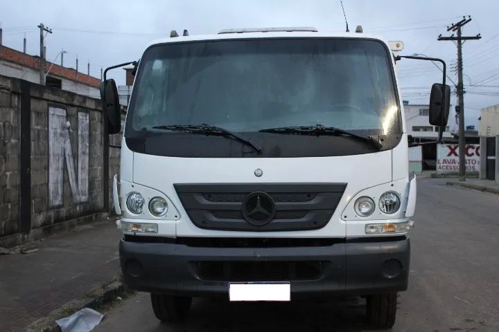 Mb Accelo 815 2018 - Foto 3