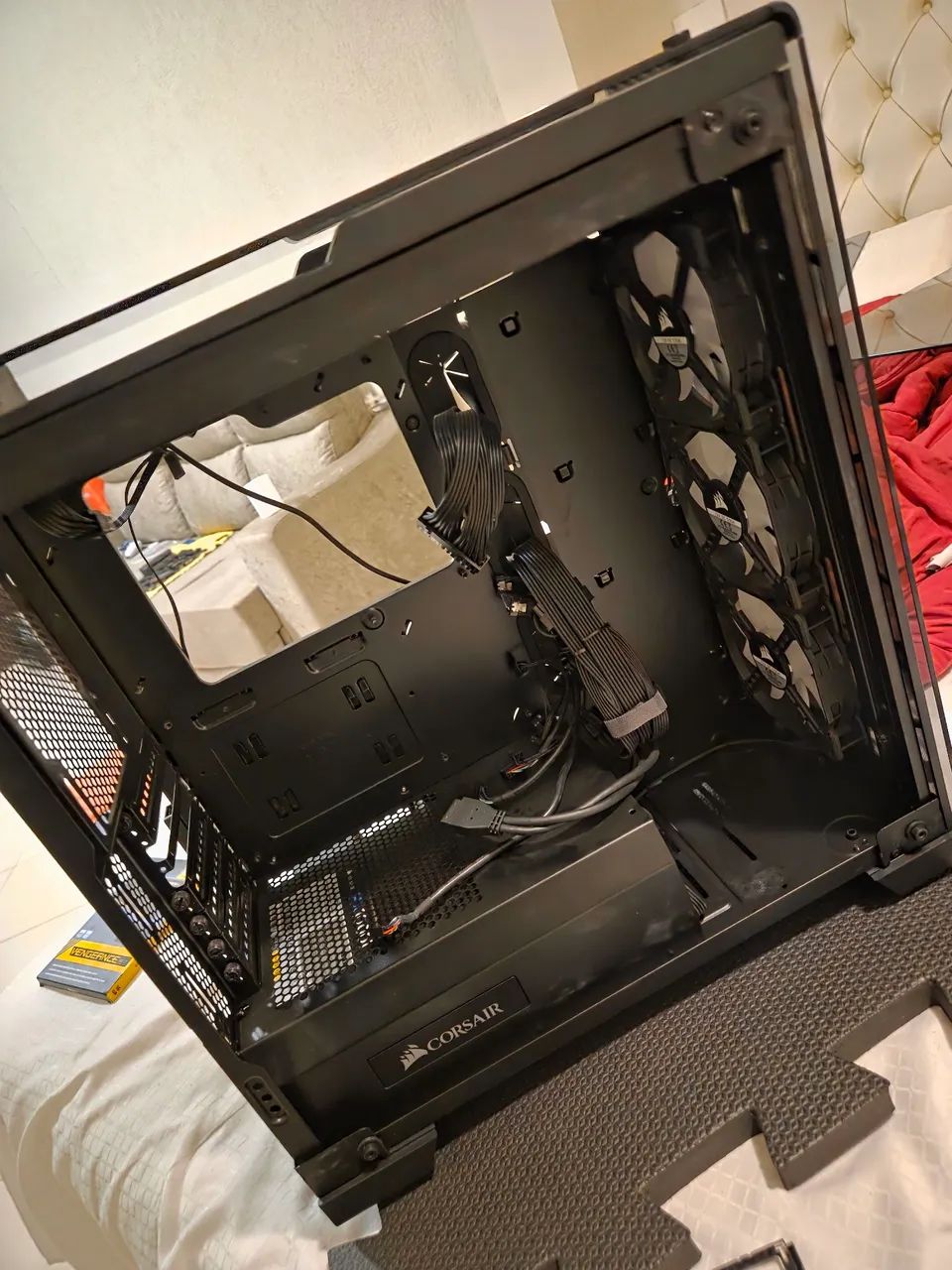 Crystal Series 570X RGB ATX Mid-Tower Case - Foto 5