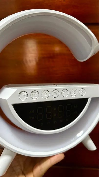 Luminária LED RGB G com Bluetooth e Carregador Wireless - Foto 5