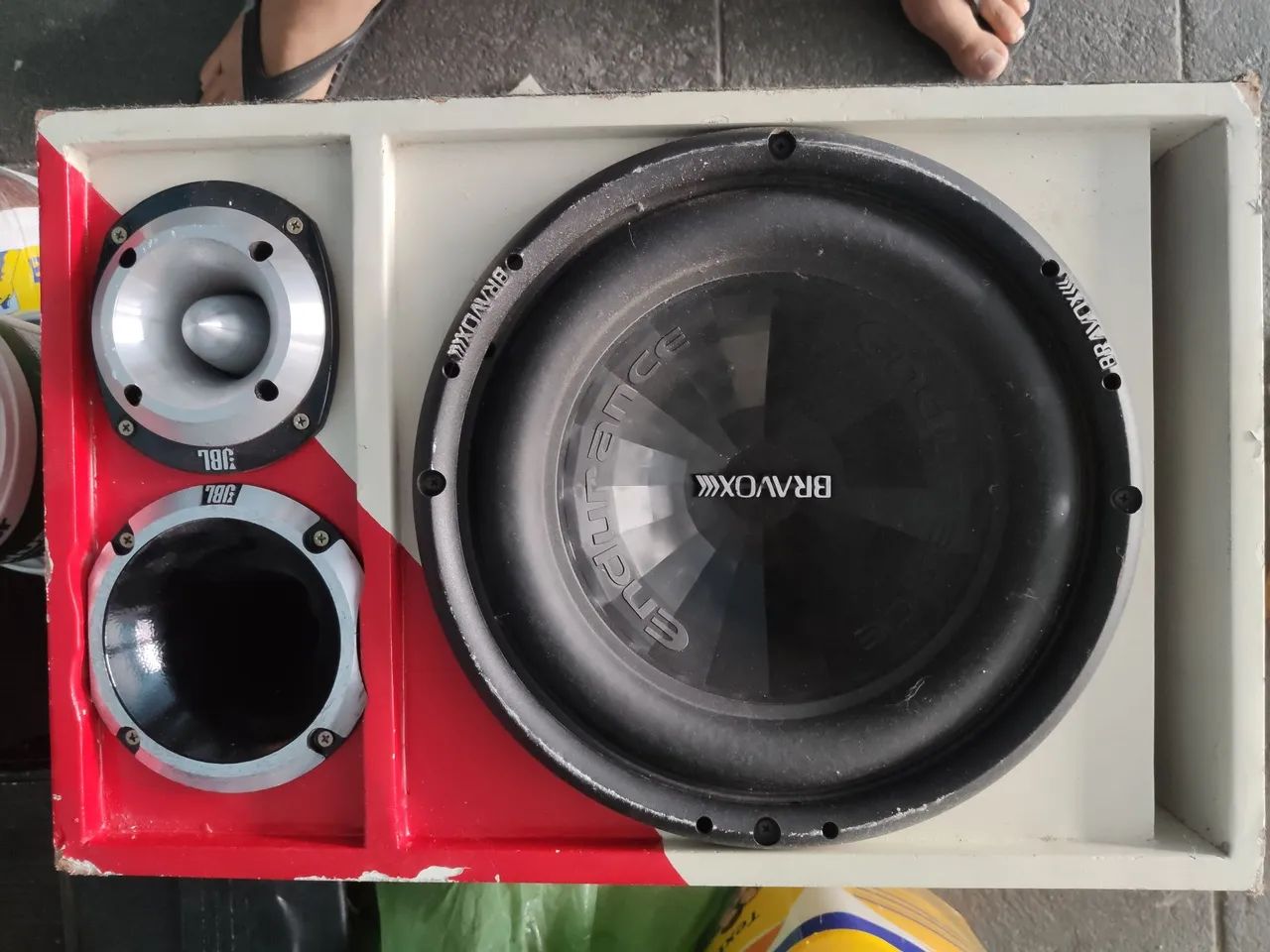 Caixa de Som Automotivo com Subwoofer e JBL