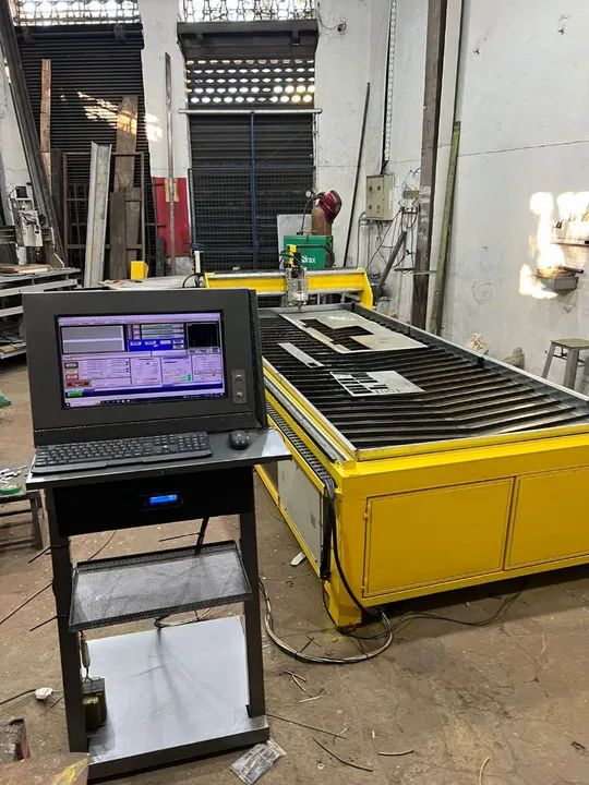 Máquina de Corte a Plasma Industrial