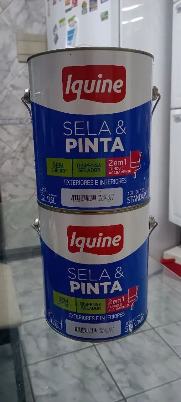 Vendo 2 latas de tinta Iquine (Na Cor Pérola Negra.) - Foto 2