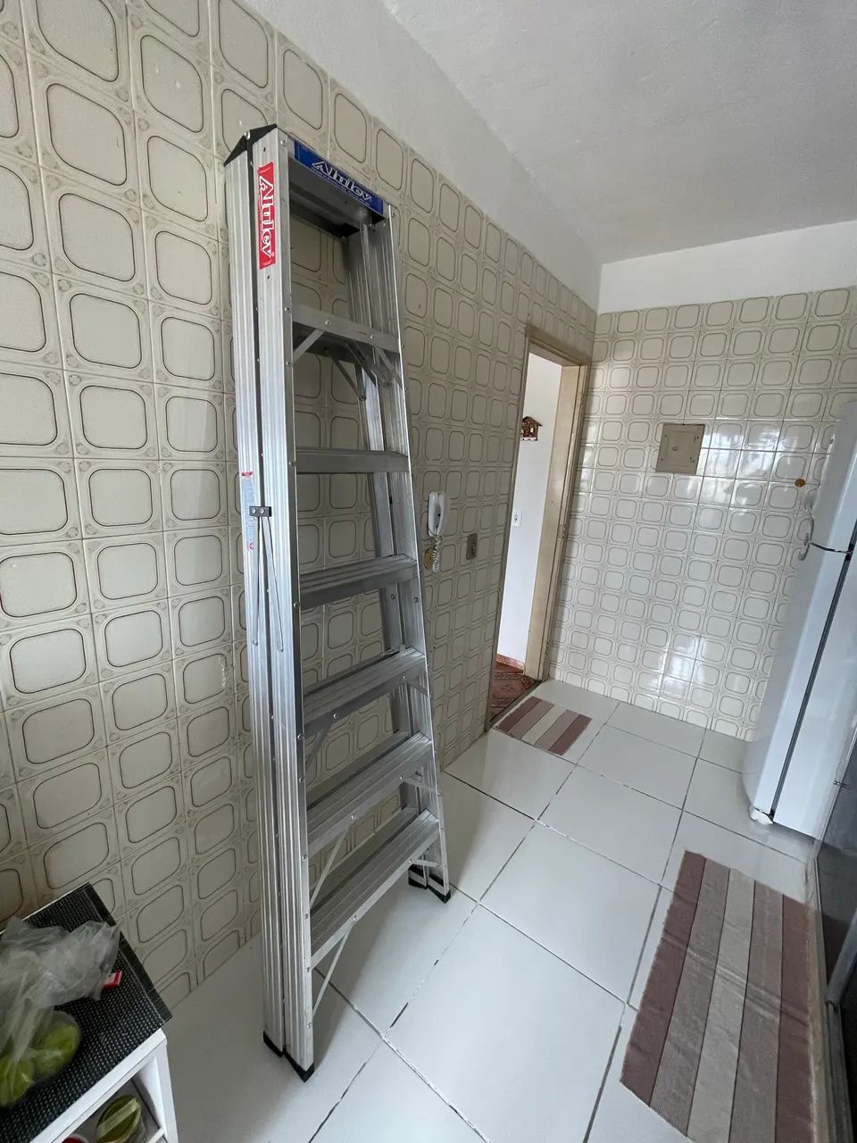 Escada de Alumínio Pintor Comercial 07 Degraus Com Alça - 2,10m Alulev - Foto 5