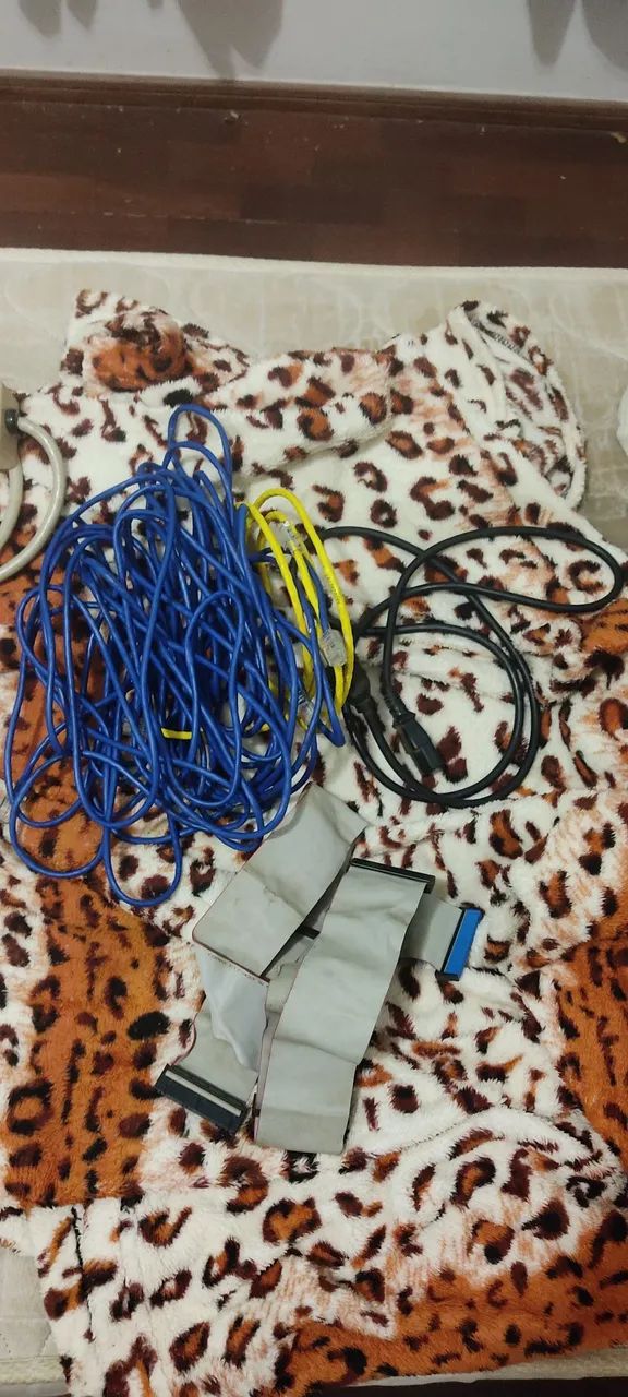 Kit Leia o Anúncio Peças de Computador Cabos e Hardwares - Foto 2
