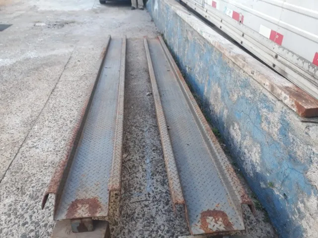 Rampas para carga/descarga de veículos