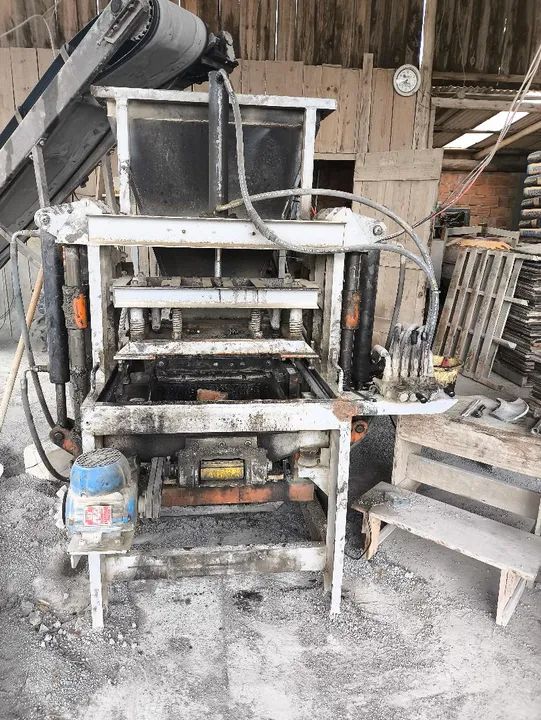 Máquina de fazer bloco