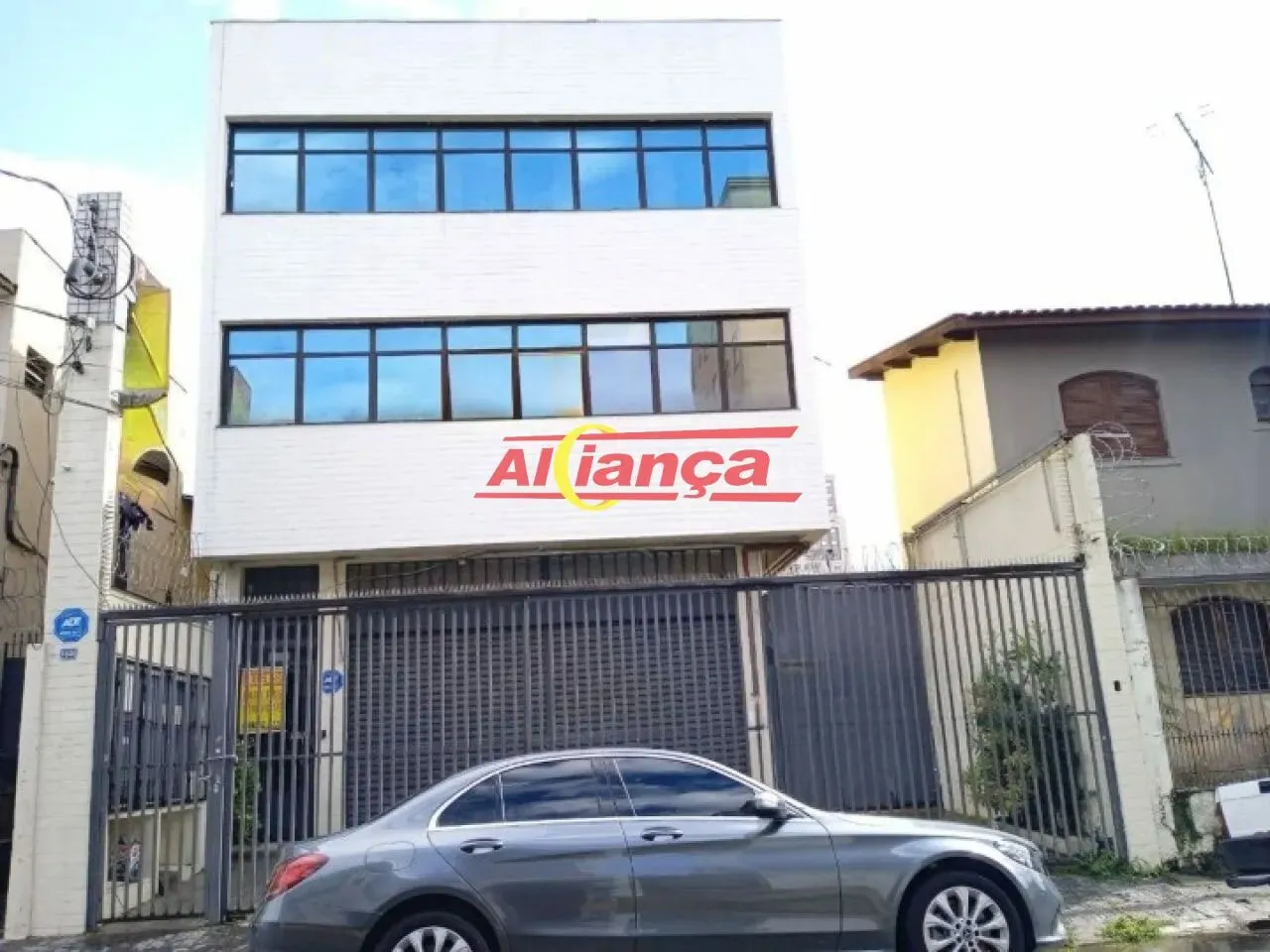 Sala de 35m² para alugar na Vila Galvão - por R$ 1.500,00