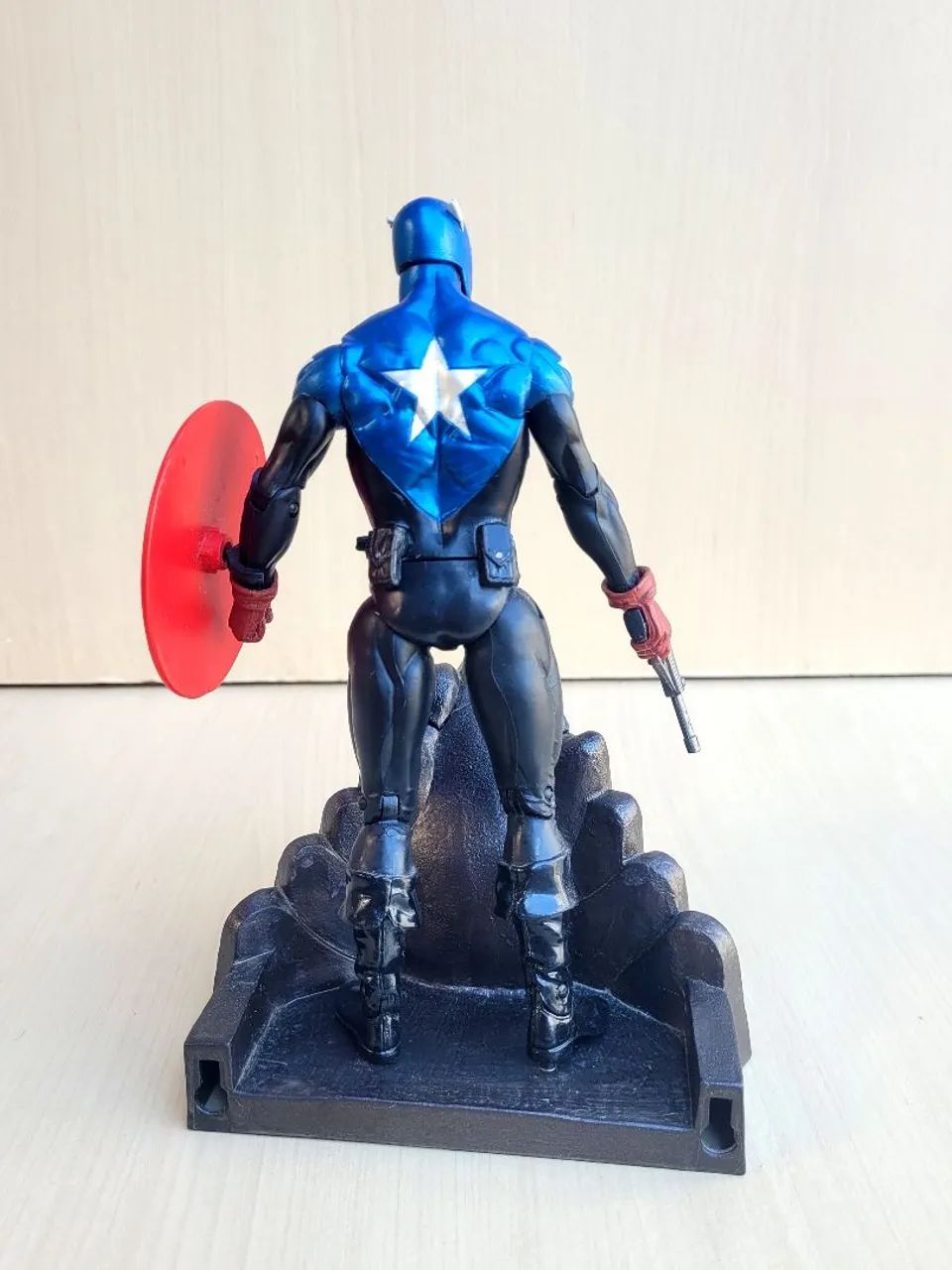 Capitão América Buck Marvel Diamond Select Toys  - Foto 4