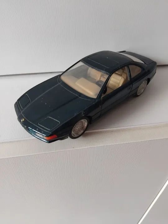 Miniatura BMW 850i verde - Hobbies e coleções - Jardim Botânico