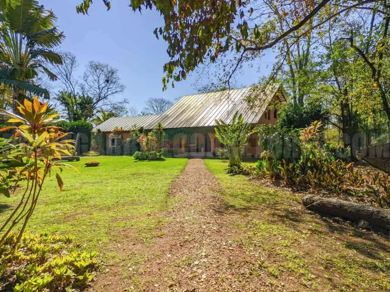 BONITO - Casa Padrão - Formoso